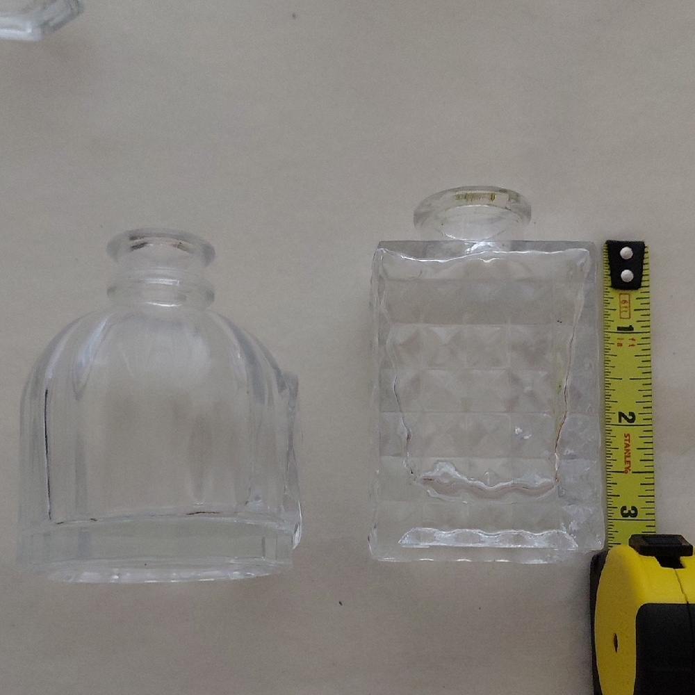 Set of Clear Glass Vases - Picture 3 of 8